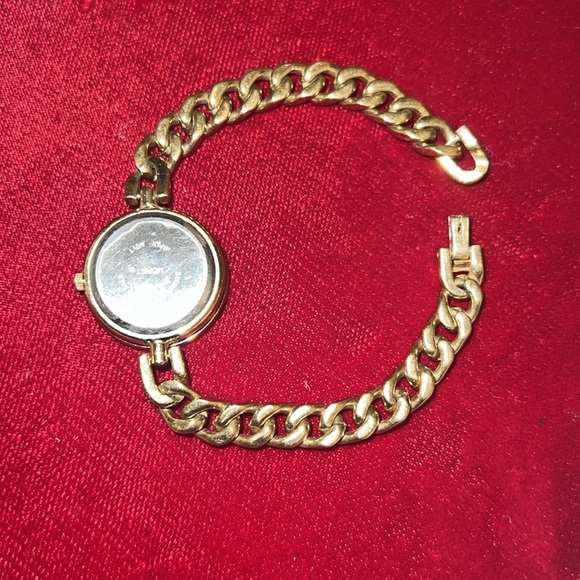Stunning Vintage MonetLadies Watch - Picture 2 of 2